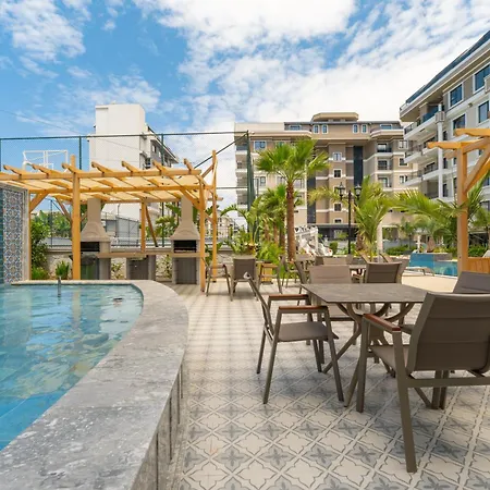Luxuswohnung In Mit 270 Grad Panoramablick Auf Berge Und Fluss Apartament *