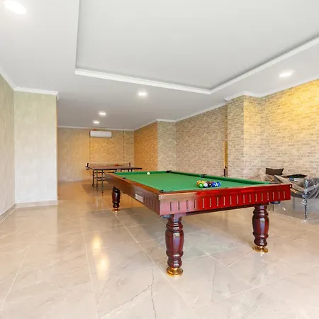 Luxuswohnung In Mit 270 Grad Panoramablick Auf Berge Und Fluss Apartment