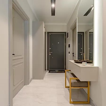 Luxuswohnung In Mit 270 Grad Panoramablick Auf Berge Und Fluss Apartament *
